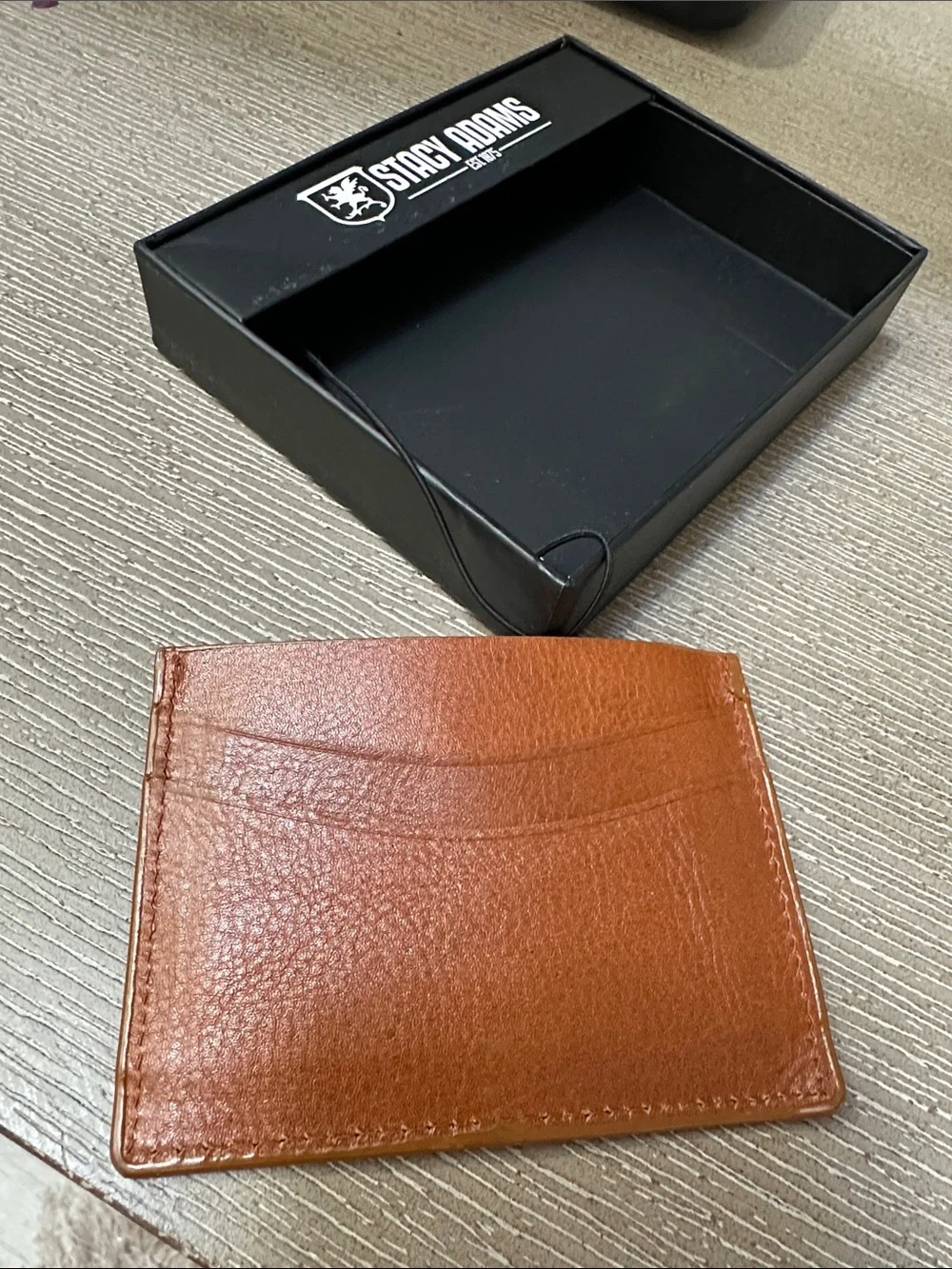 New Stacy Adams Cognac Brown Leather Card case with box